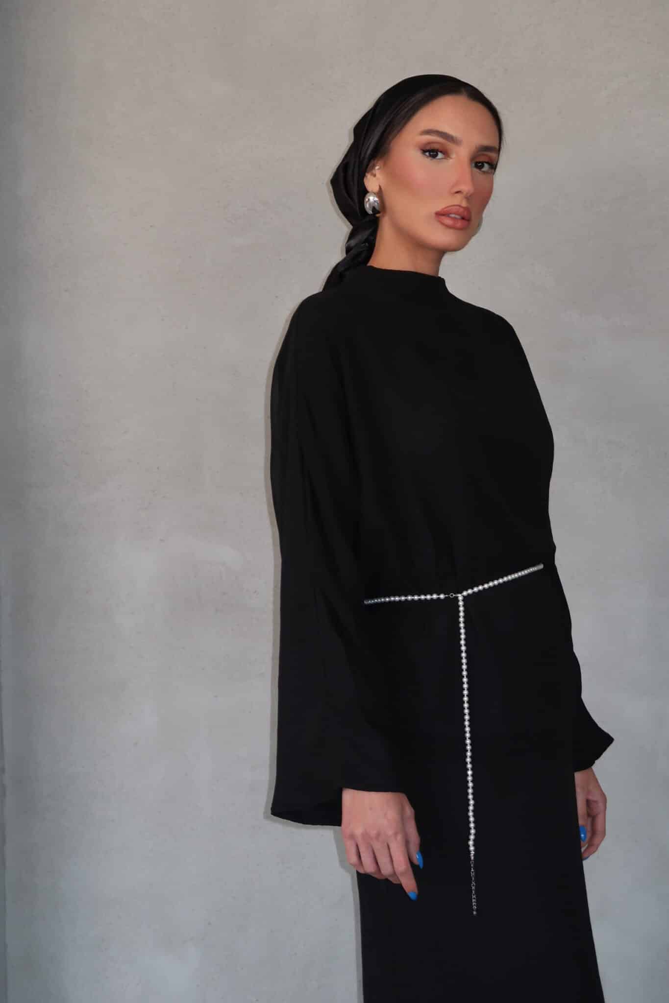 חליפת שיפון שחורה – תמונה 2