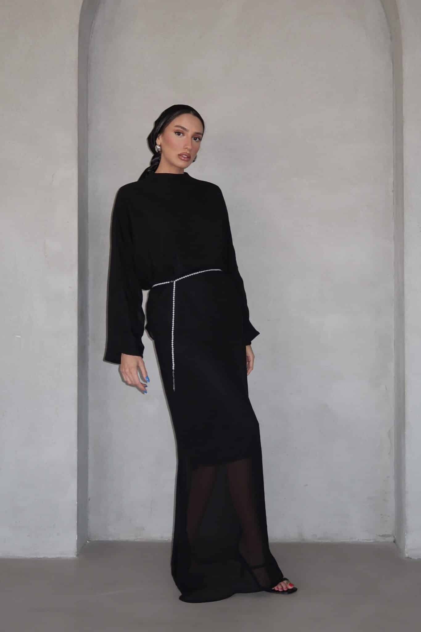 חליפת שיפון שחורה