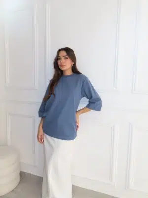 טישרט כחולה