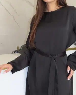 שמלת סאטן נויה שחורה