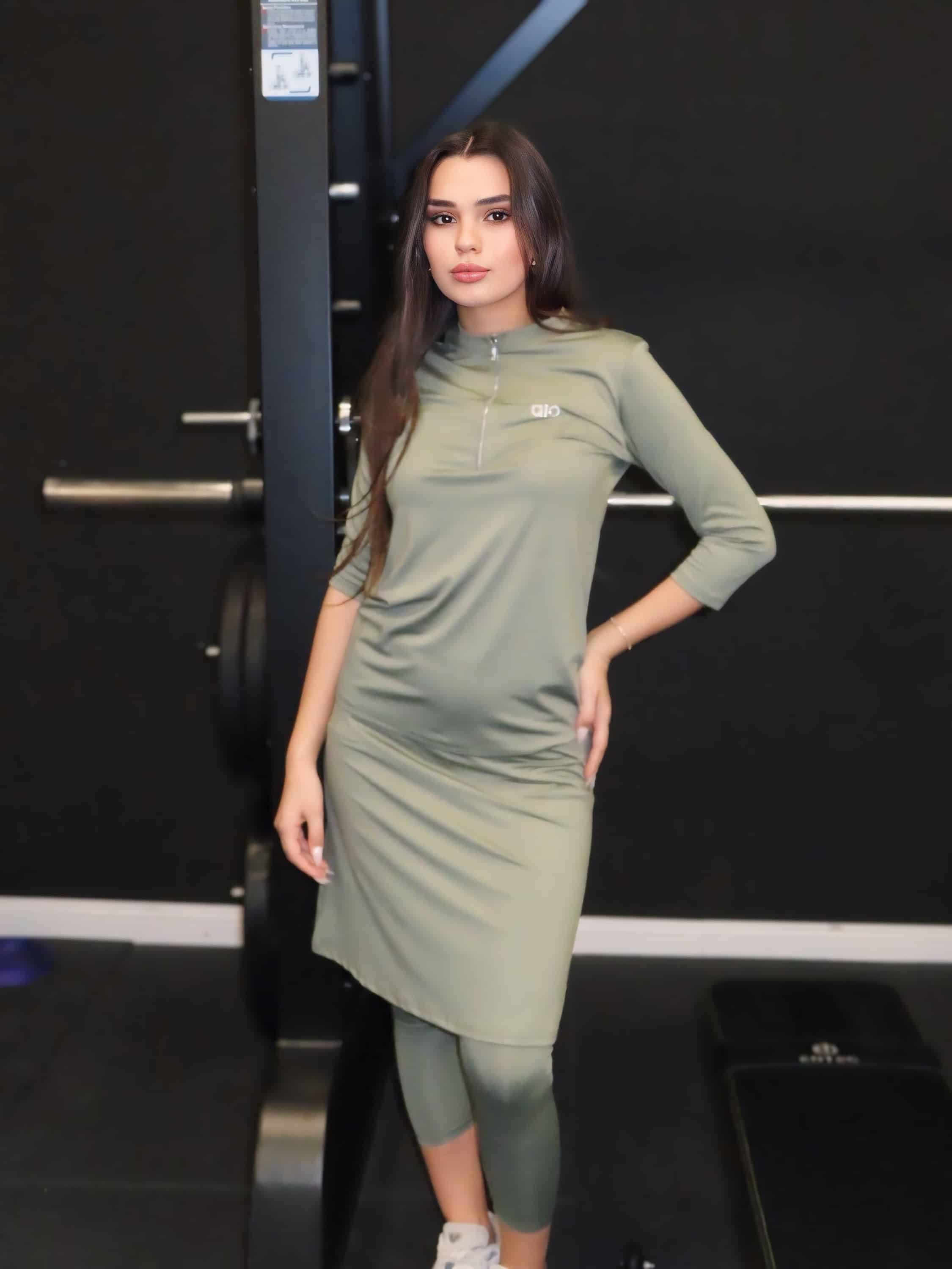 חליפת ספורט ירוק זית