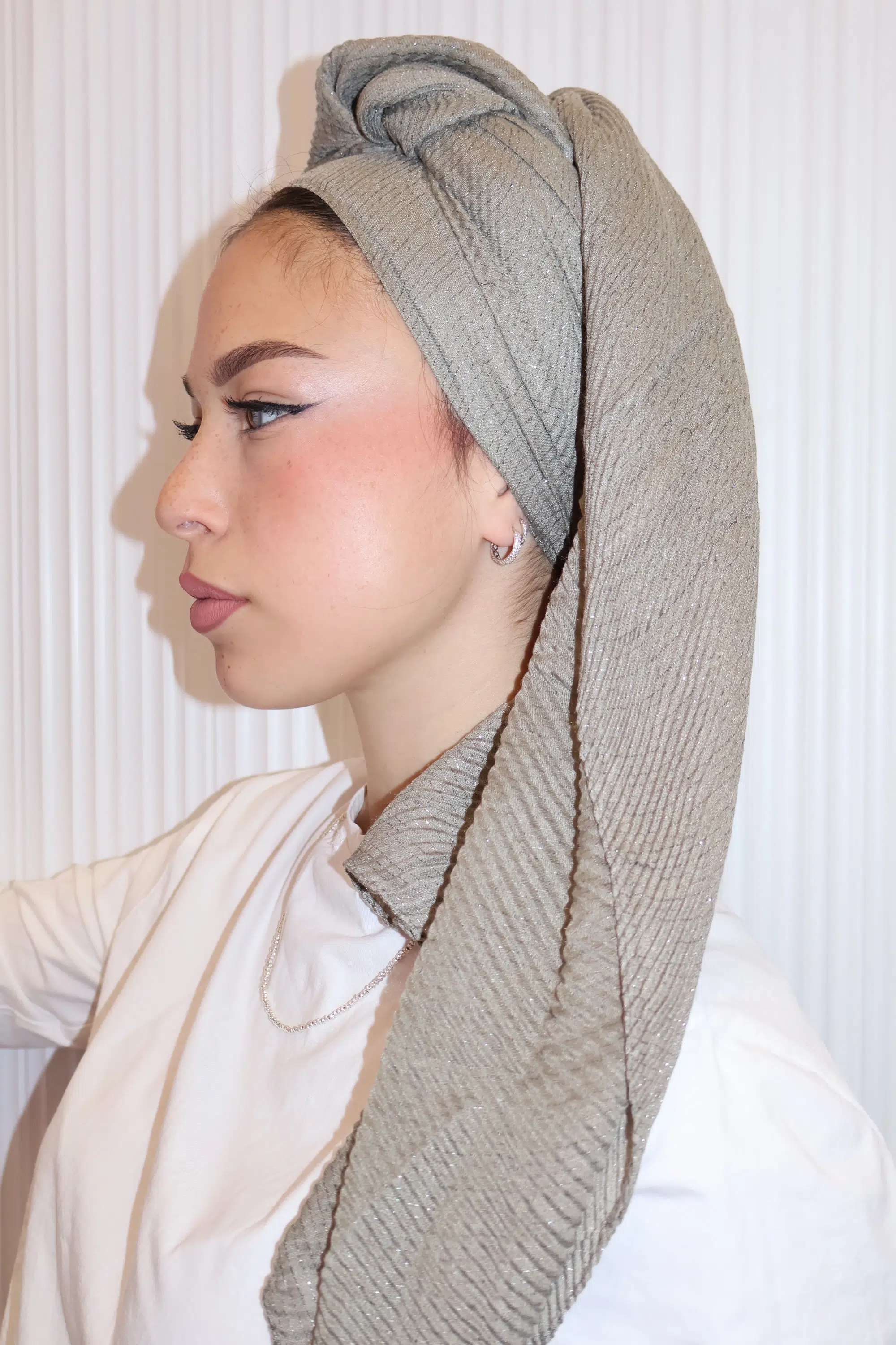 מטפחת בר ירוק זית בהיר – תמונה 3