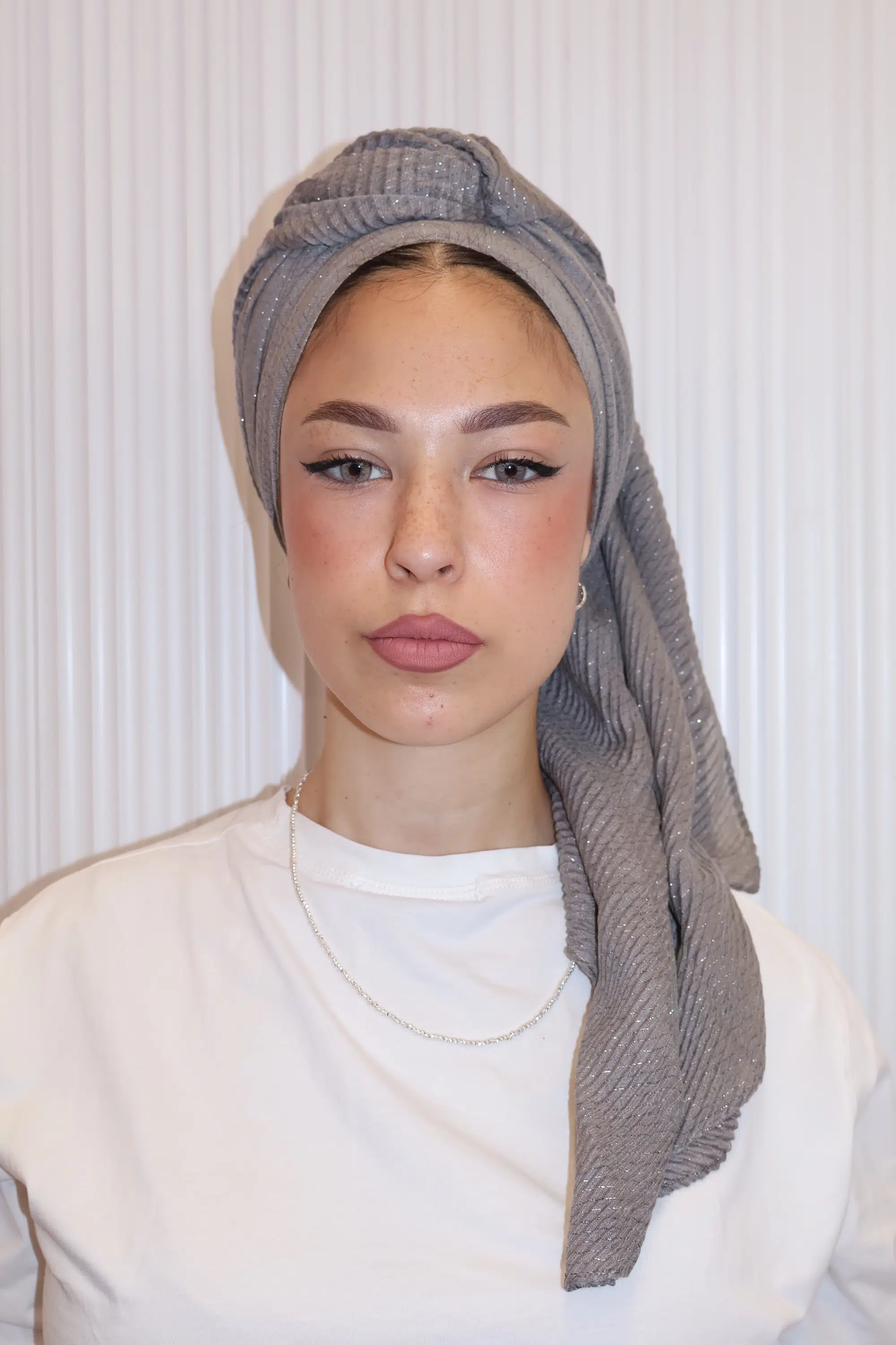 מטפחת בר אפורה