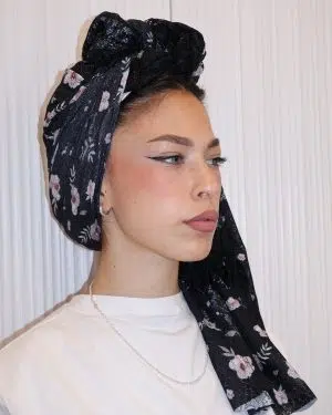 מטפחת תחרה פרחונית שחורה