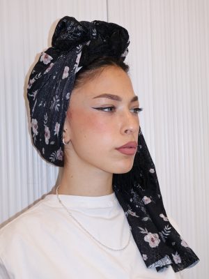 מטפחת תחרה פרחונית שחורה