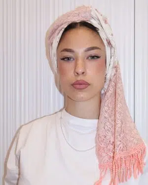 מטפחת תחרה פרחונית ורודה