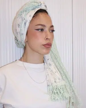 מטפחת תחרה פרחונית ירוקה