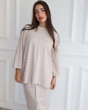 חליפת פסים בז