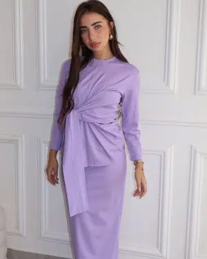 חליפת קשירה סגולה