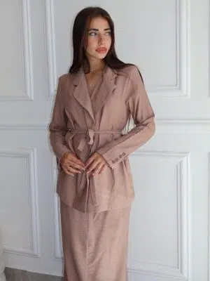 חליפת פגי חומה