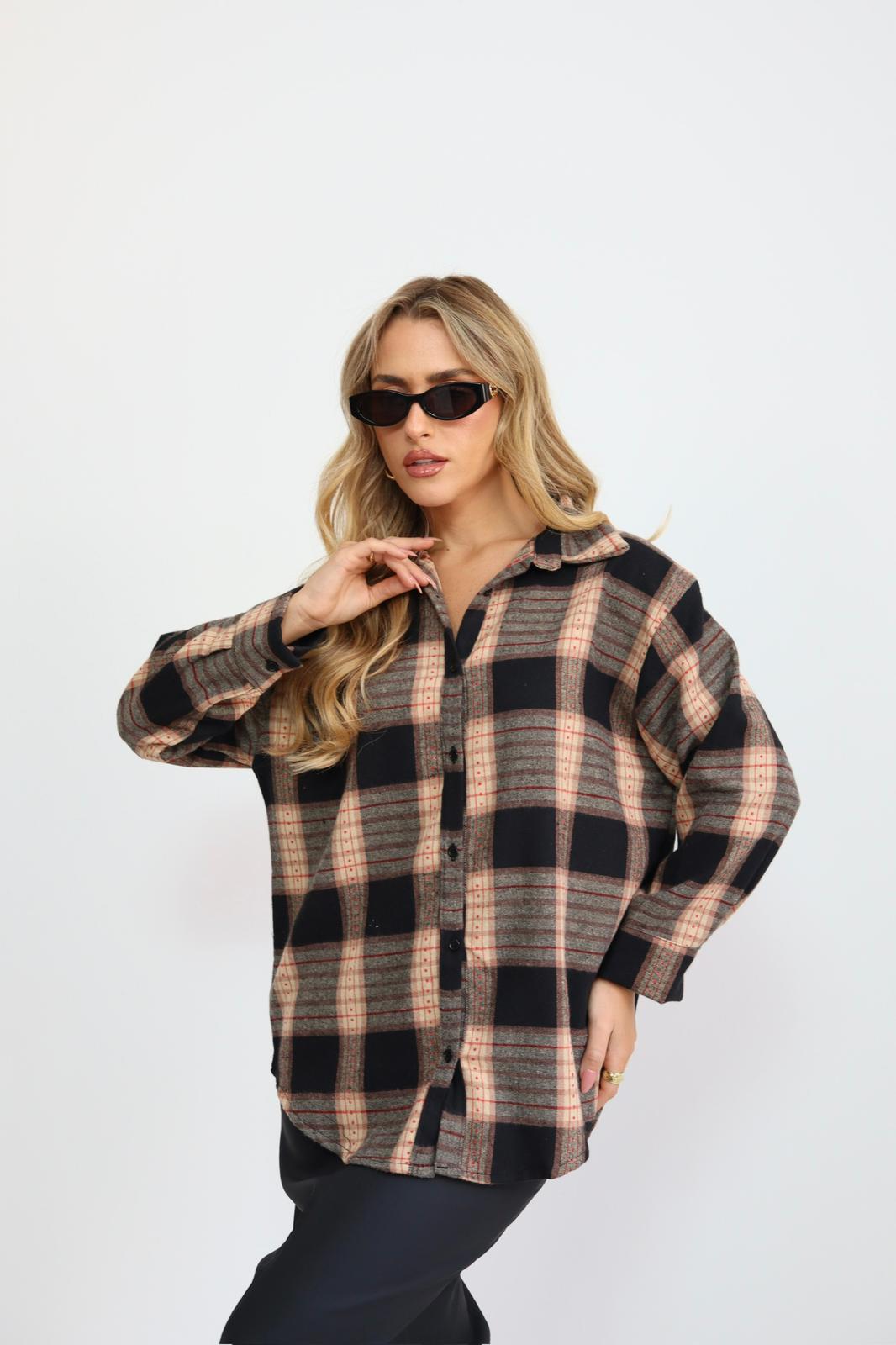 חולצה משבצות מכופתרת – תמונה 2