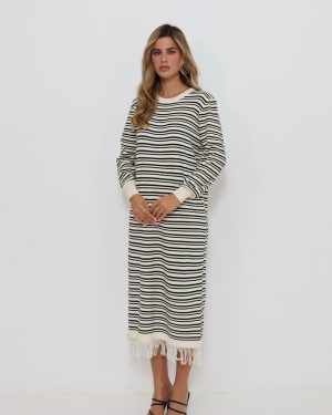 שמלת סריג פרנזים