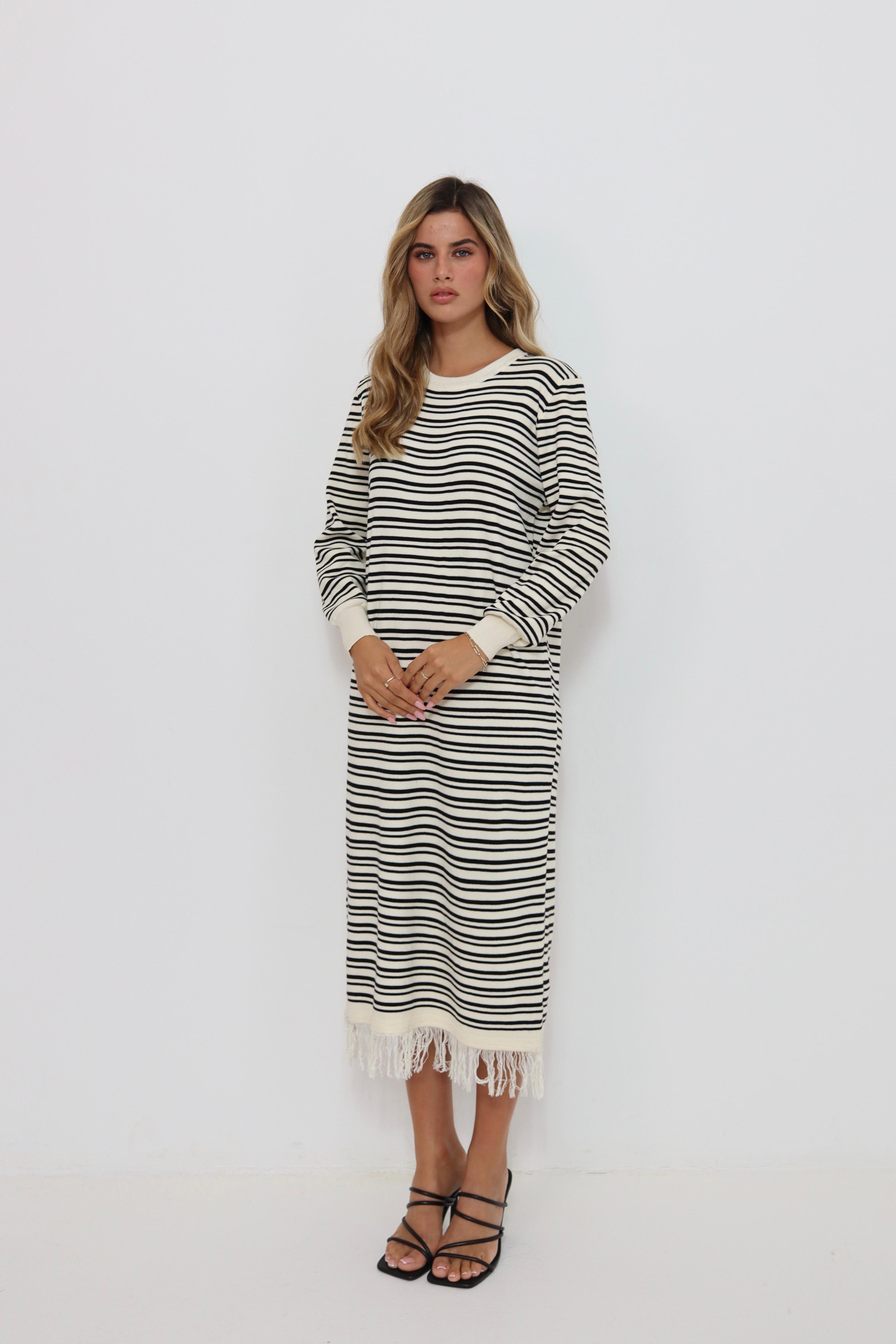 שמלת סריג פרנזים