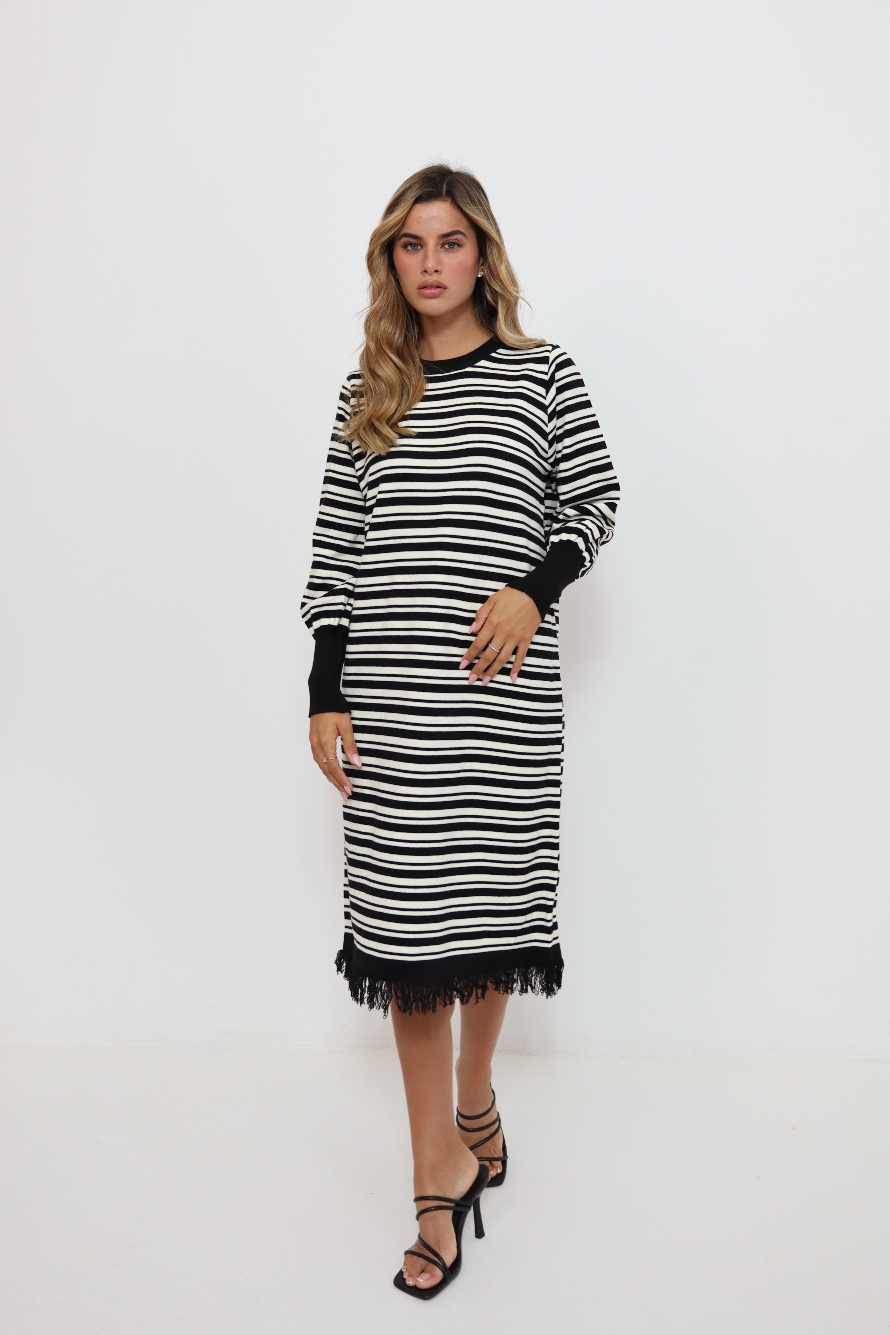 שמלת סריג פרנזים – תמונה 3