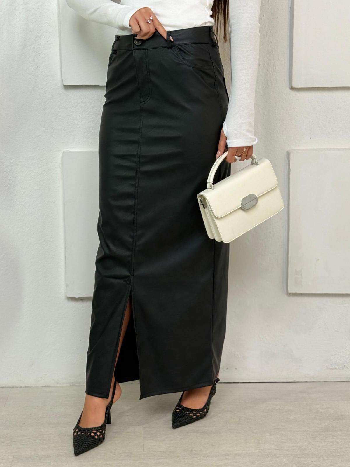 חצאית נוי דמוי עור – תמונה 3