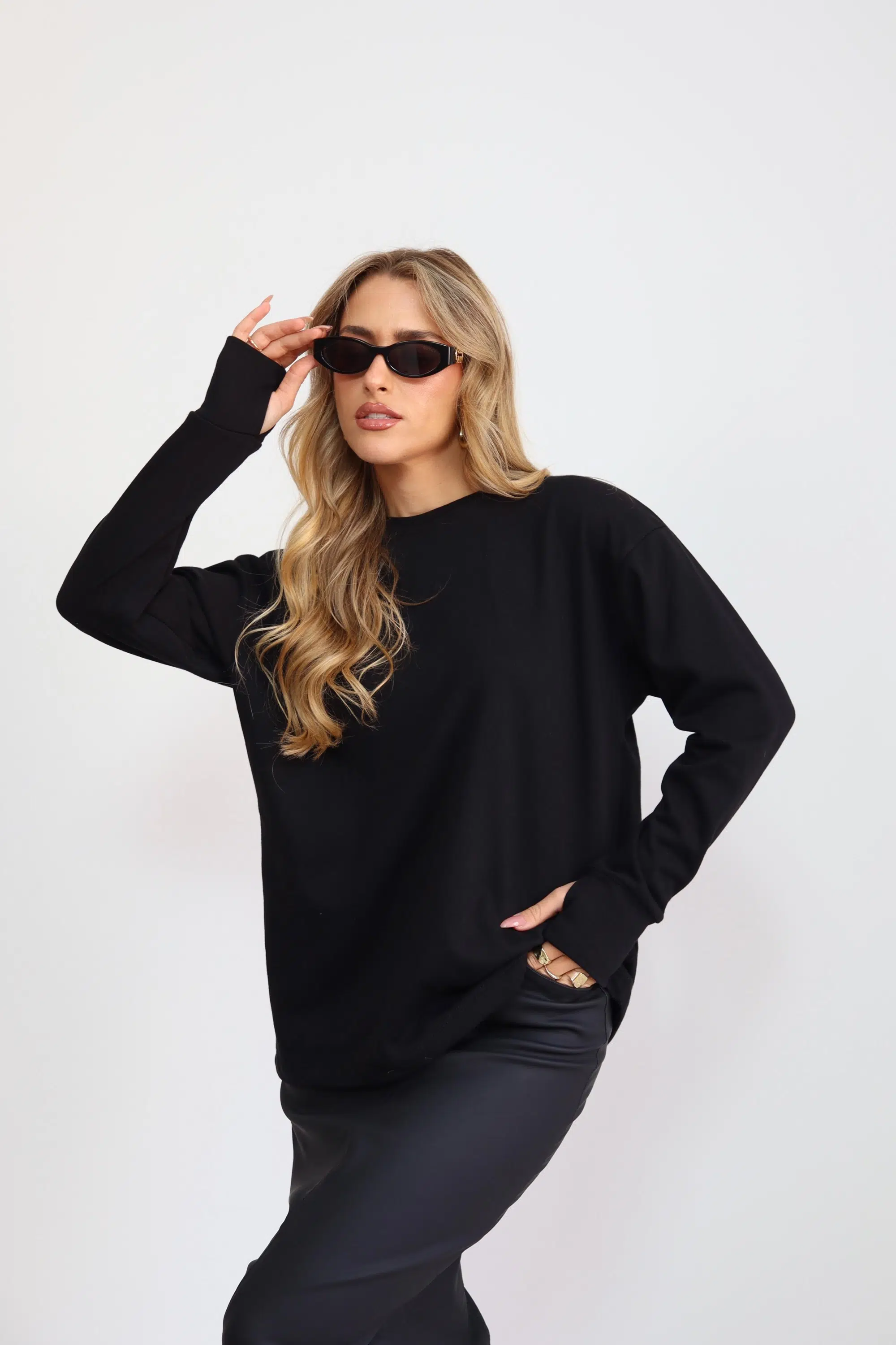 חולצת כפפה פרנשטרי שחורה