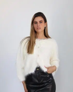 עליונית פרווה לבנה