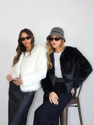 מעיל פרווה לבן