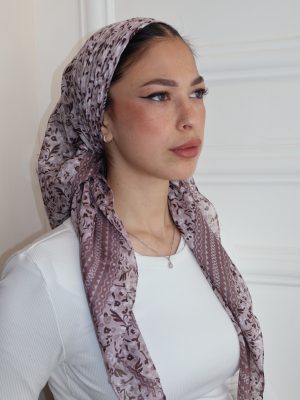 מרובעת פרחונית חומה