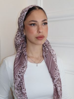 מרובעת פרחונית מוקה