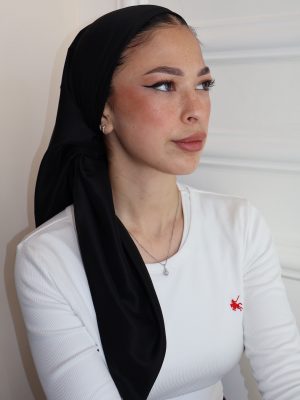 משי מרובעת שחורה