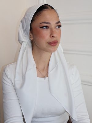 משי מרובעת לבנה