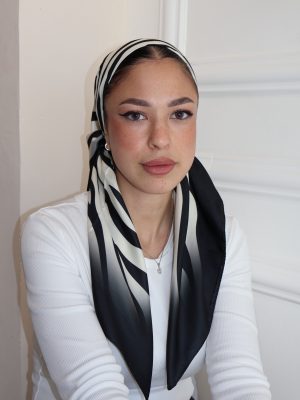 משי מרובעת זברה נייט שחור לבן