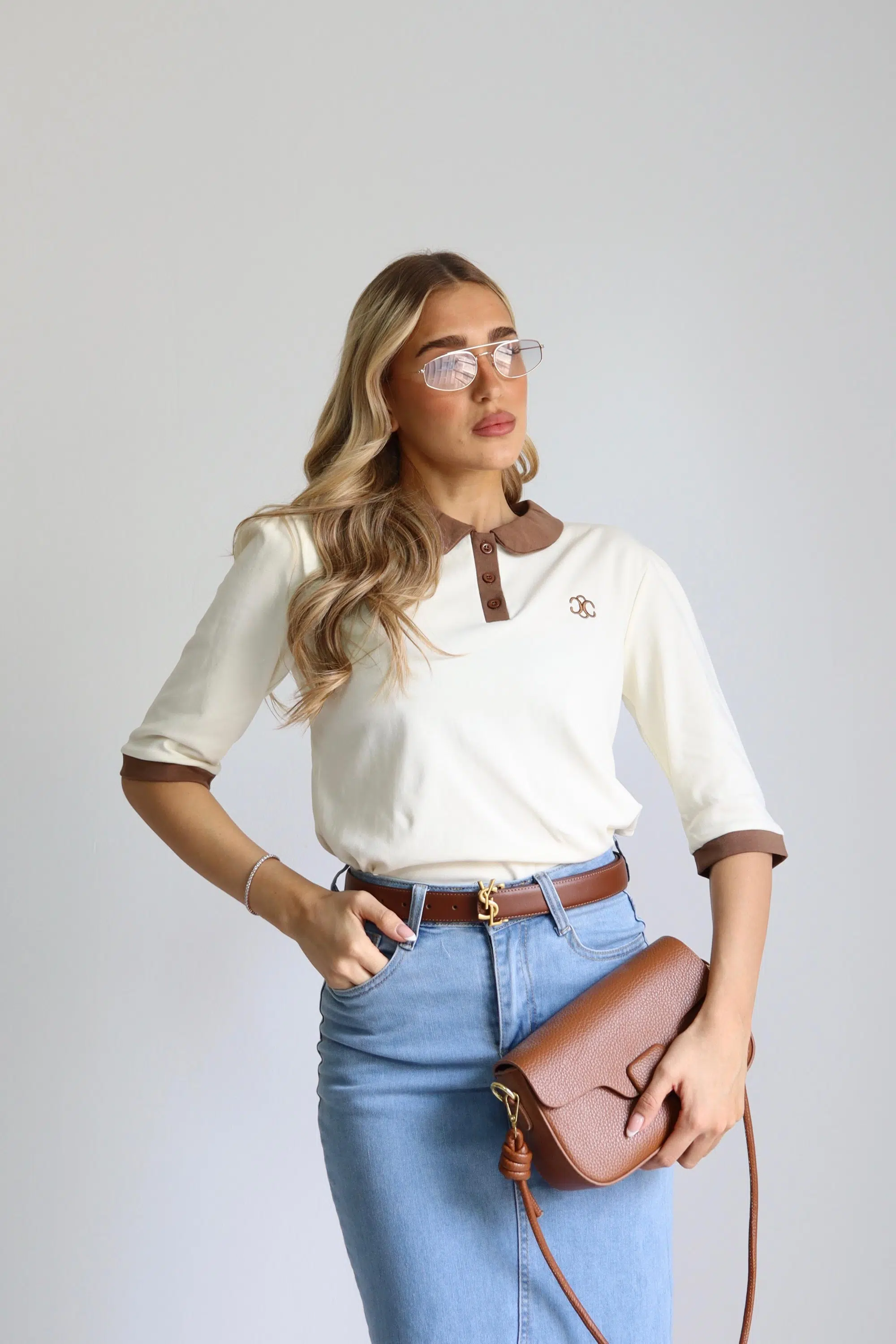 חולצת צווארון מעוגל שמנת – תמונה 3