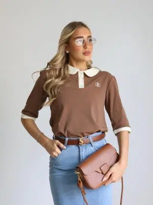 חולצת צווארון מעוגל חומה