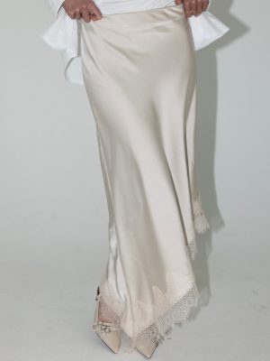 חצאית תחרה קרם