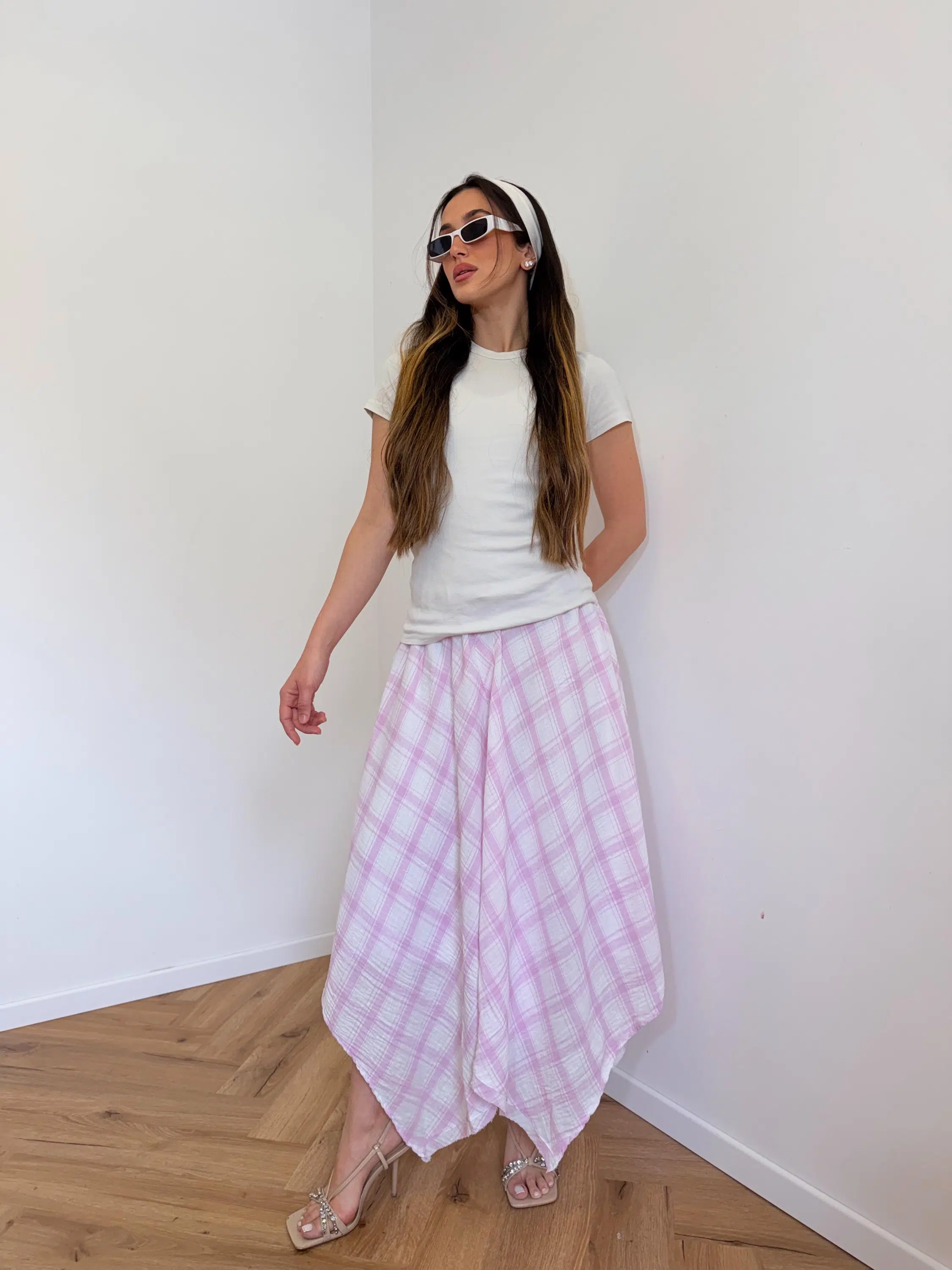 חצאית משובצת ורודה – תמונה 3