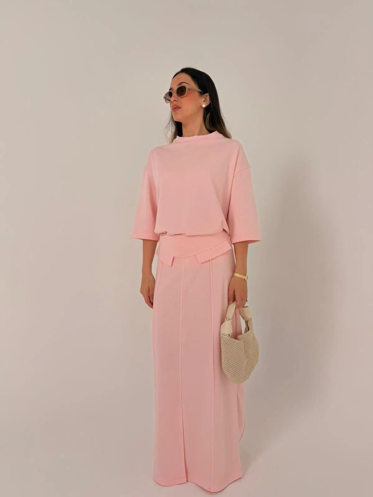 חליפת לרי ורודה