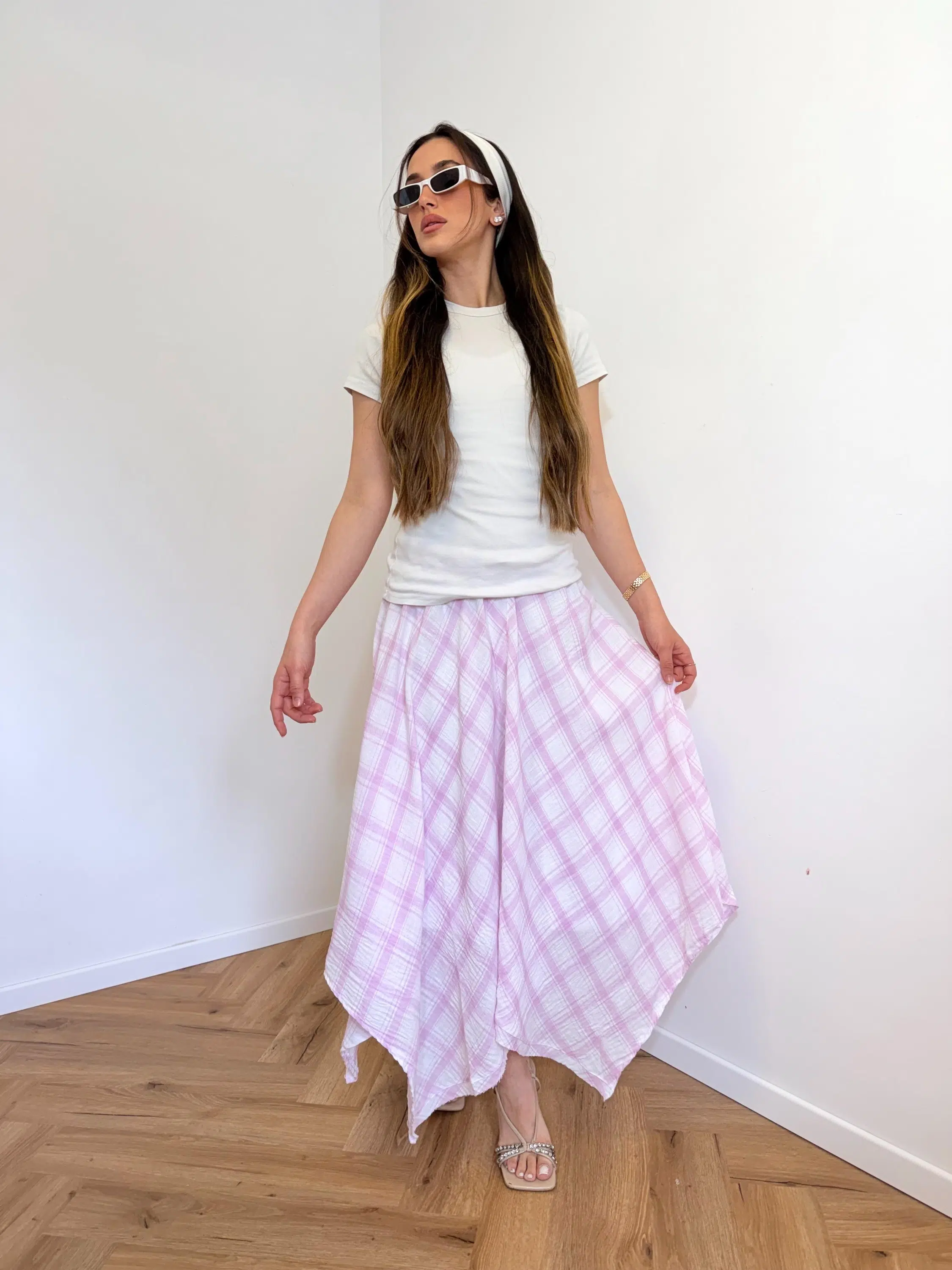 חצאית משובצת ורודה – תמונה 2