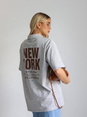 טישרט צווארון ניורק אפורה