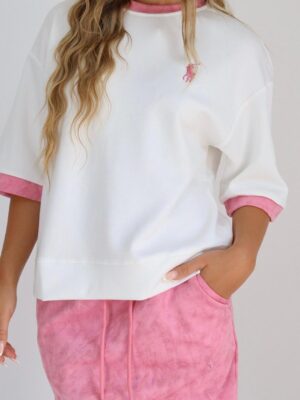 חליפת פולו ורודה שילוב לבן